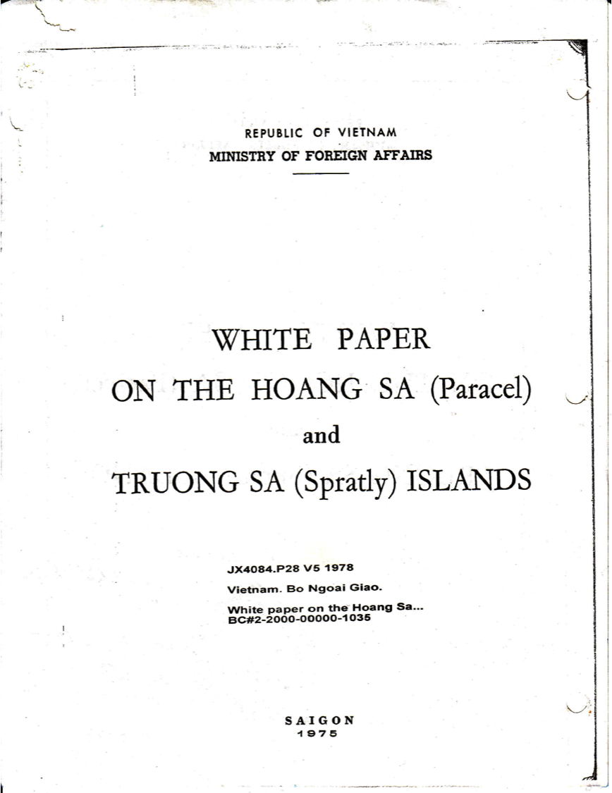 Trang bìa bản chụp bản gốc cuốn Bạch thư về Hoàng Sa và Trường Sa do Bộ Ngoại giao Việt Nam Cộng Hoà công bố năm 1975.